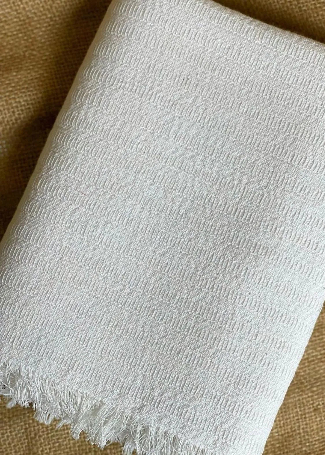 LINEN RUNNER