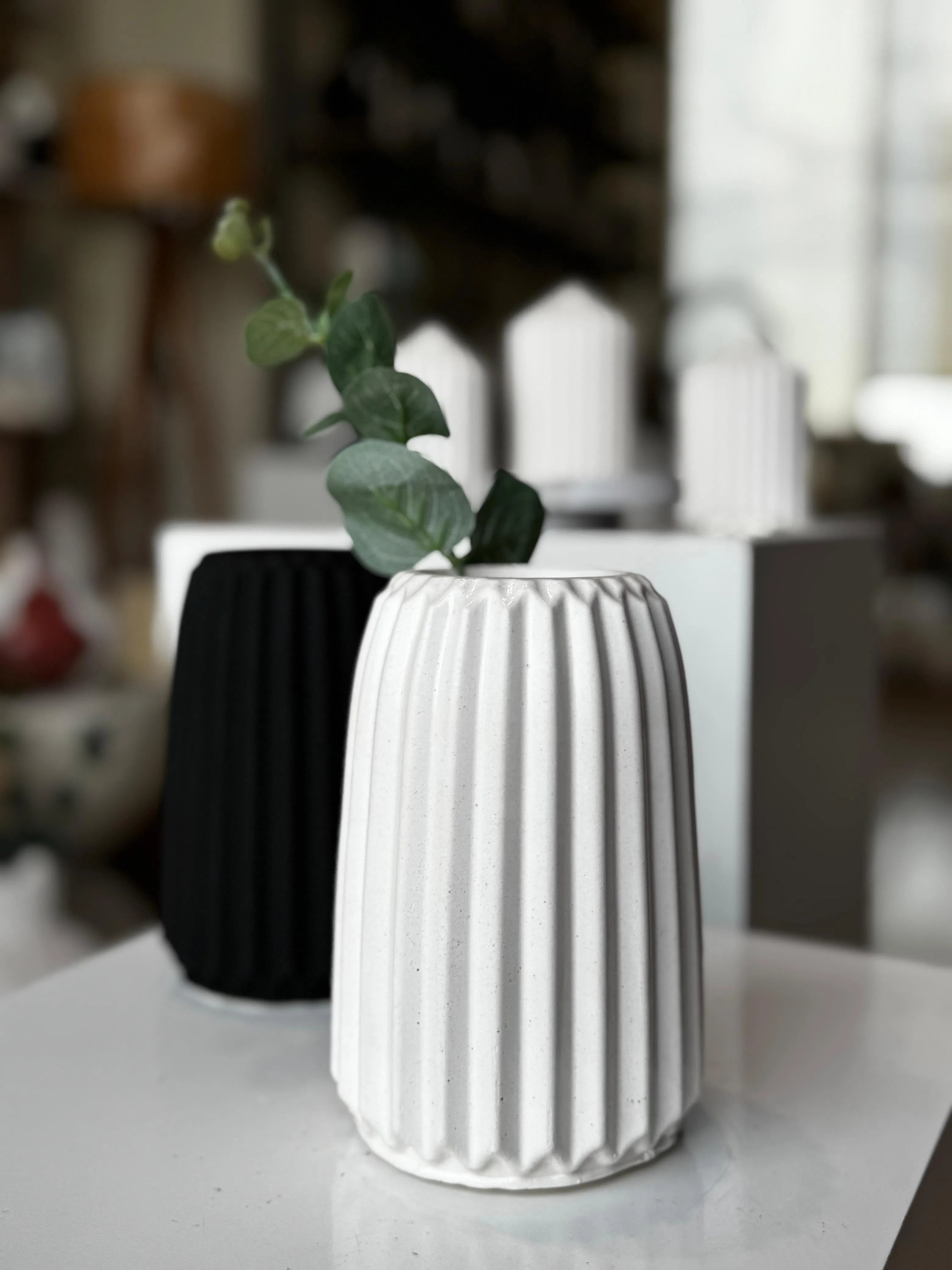 L STRIPPED VASE