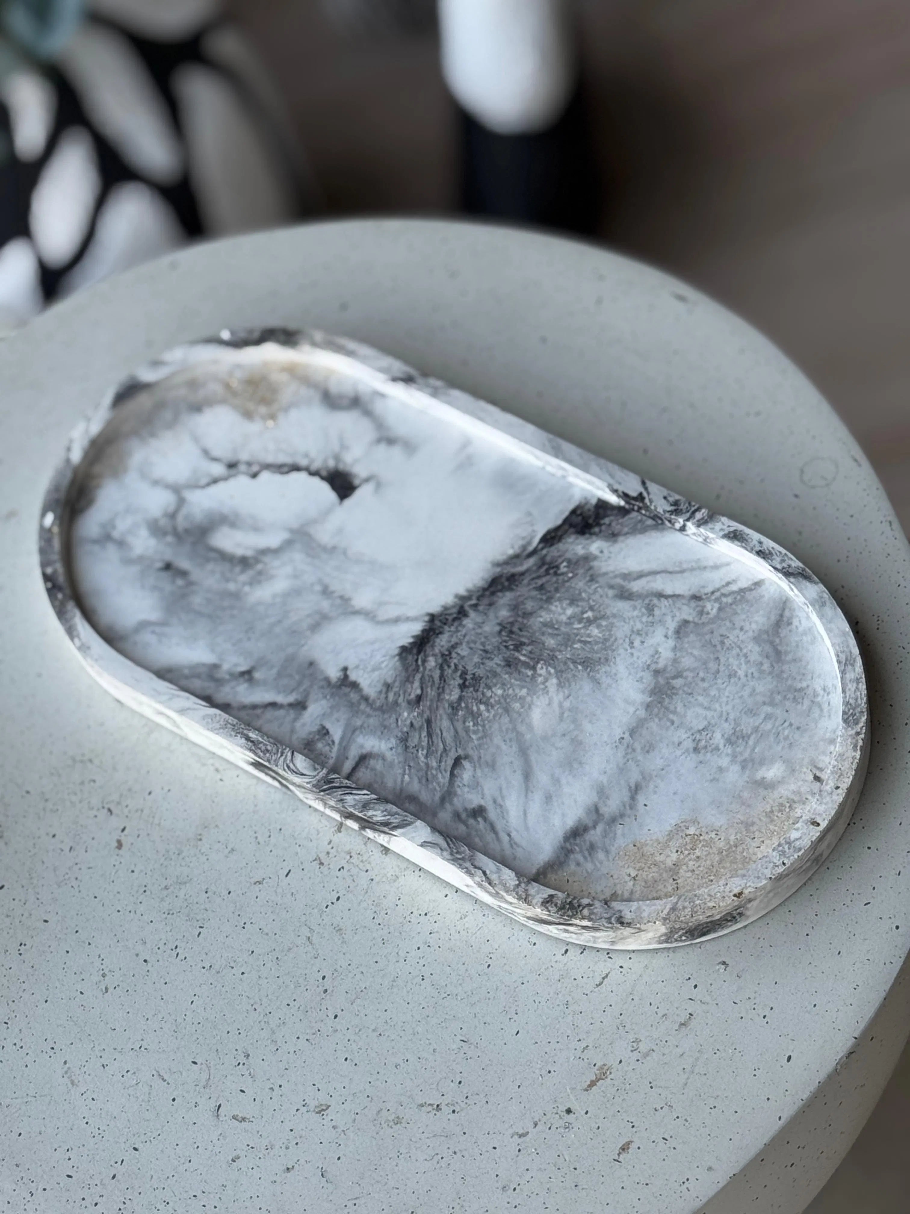 OVAL TRAY