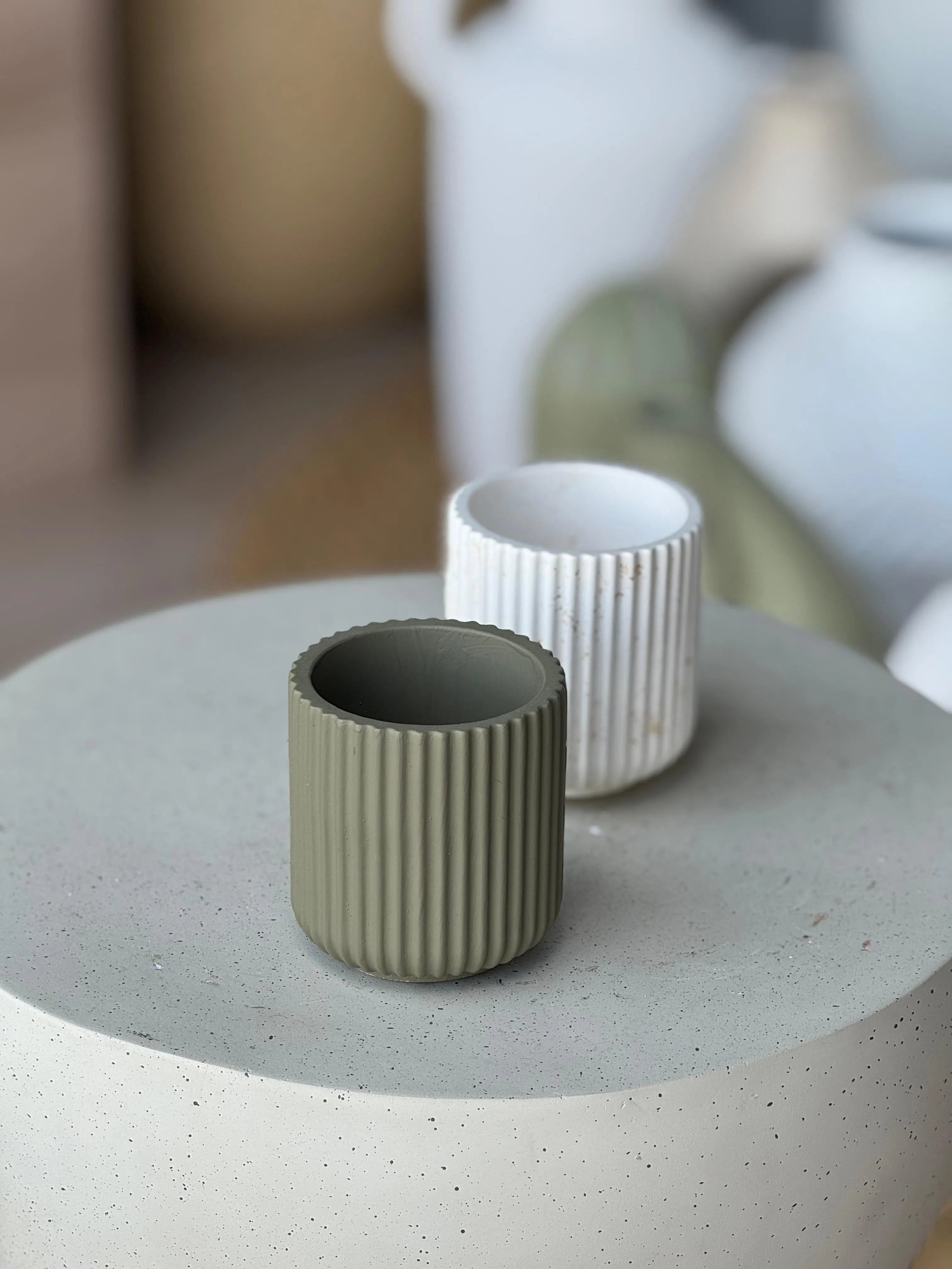 ROUND STRIPPED VASE