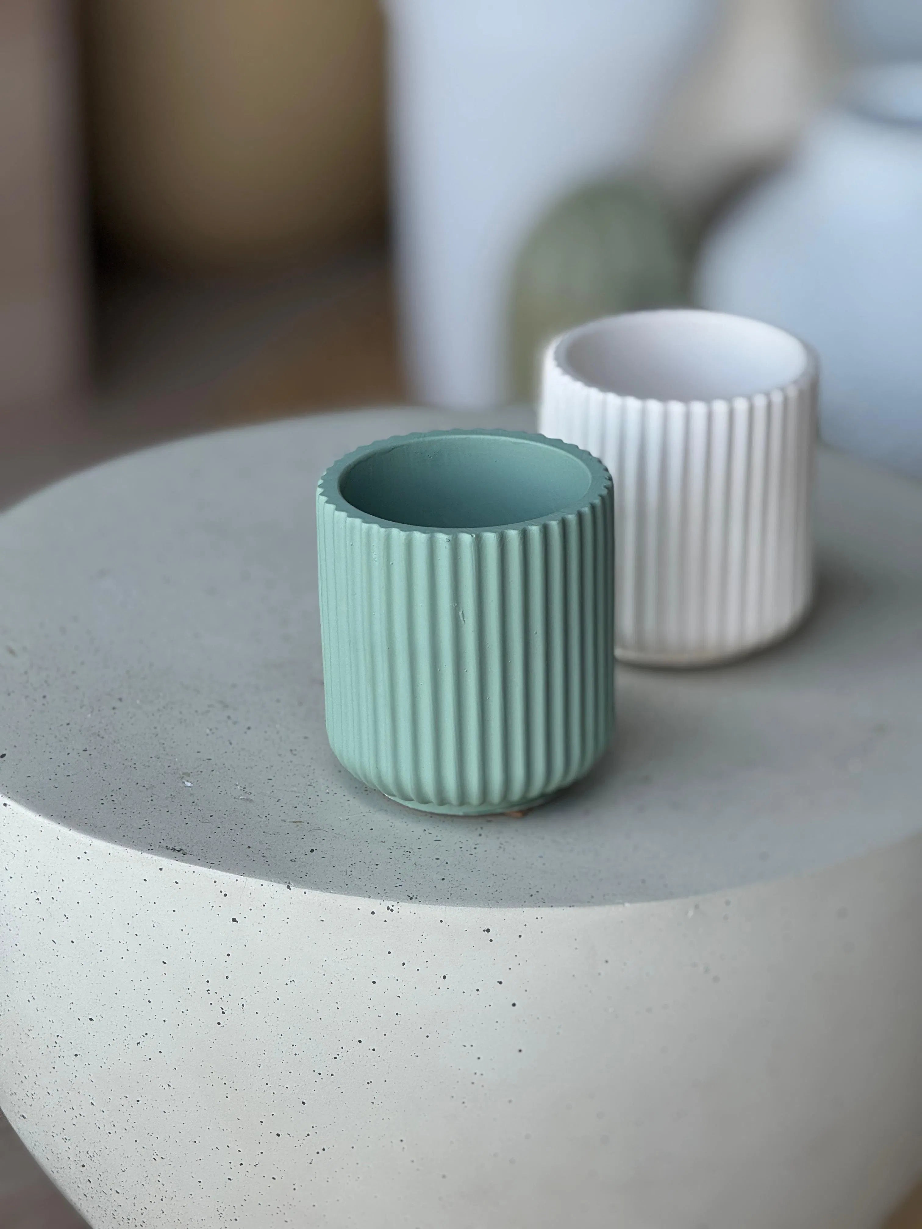 ROUND STRIPPED VASE