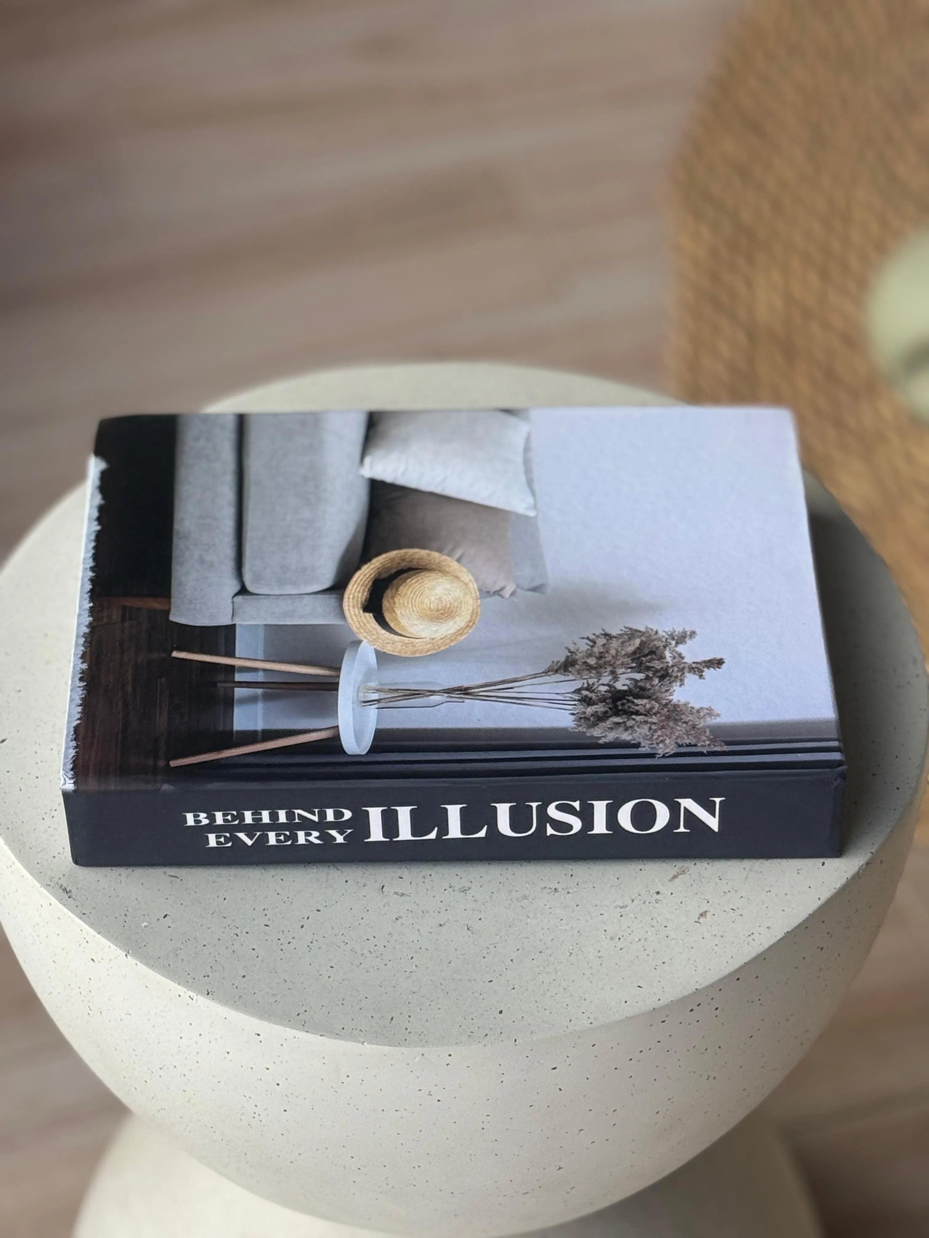 ILLUSION