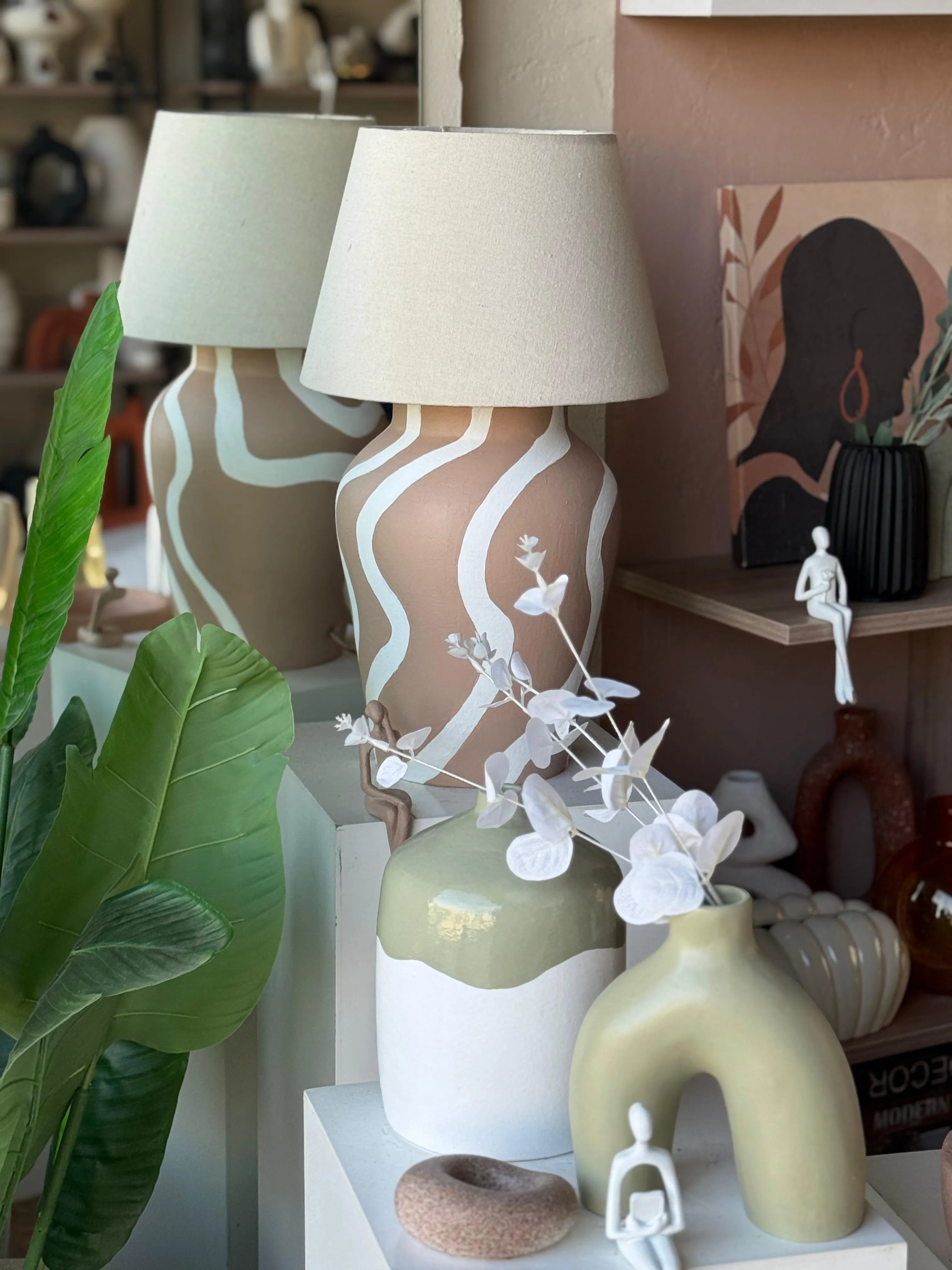 CARMEN TABLE LAMP