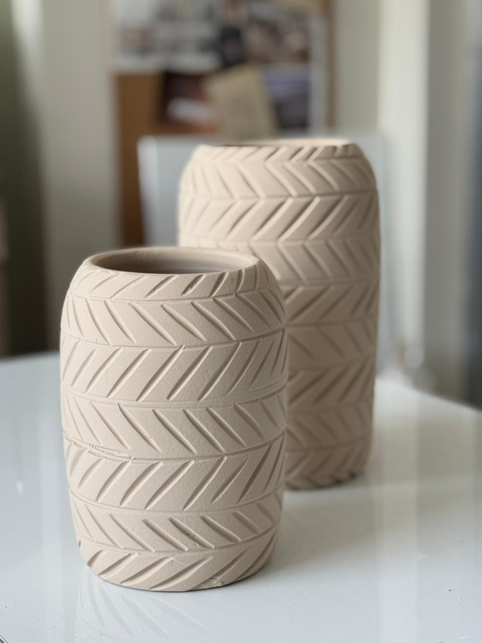 ARROWS VASES