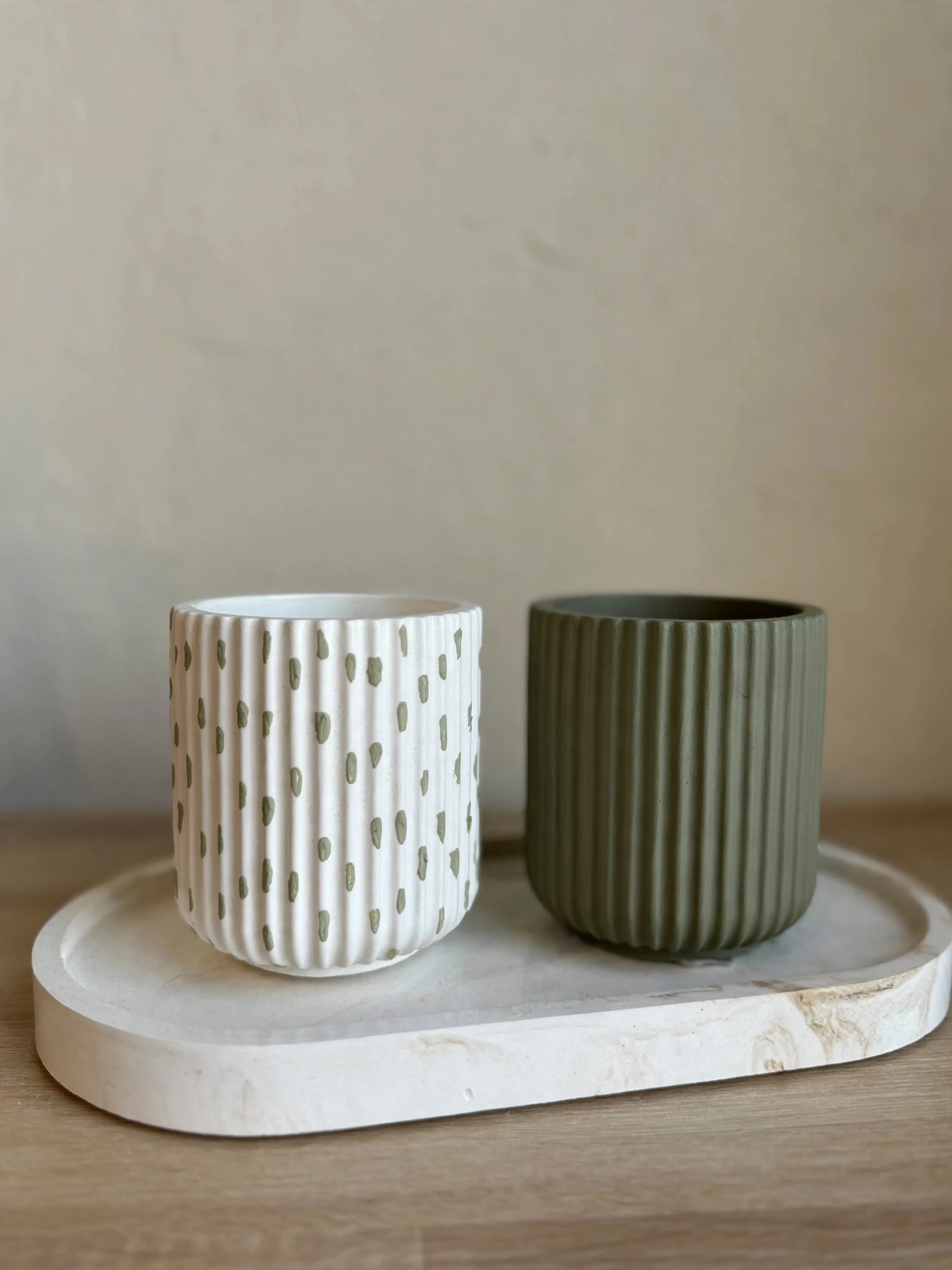 ROUND STRIPPED VASE - GREEN DOTS
